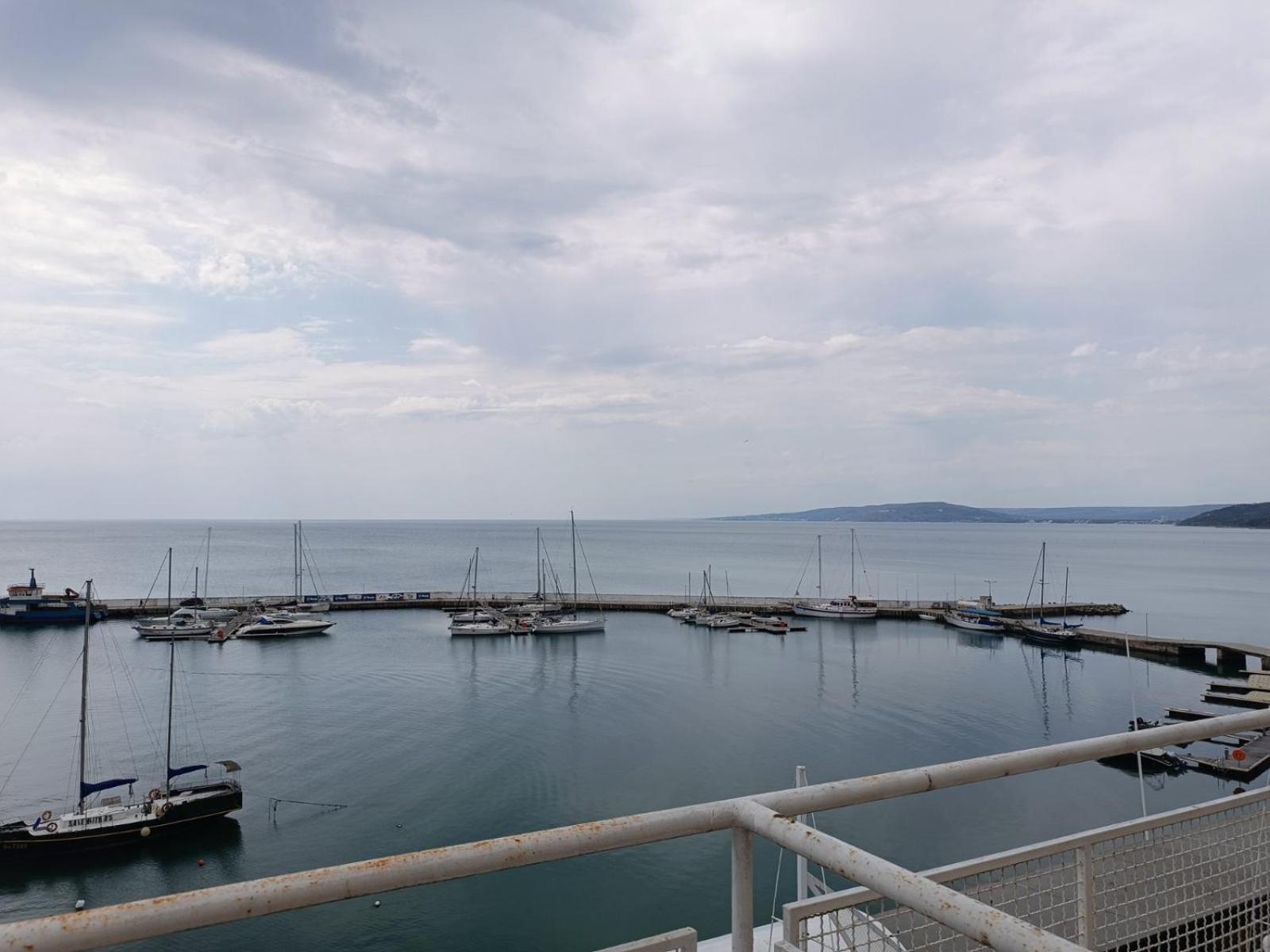 Lotos Hotel Balchik Exterior photo
