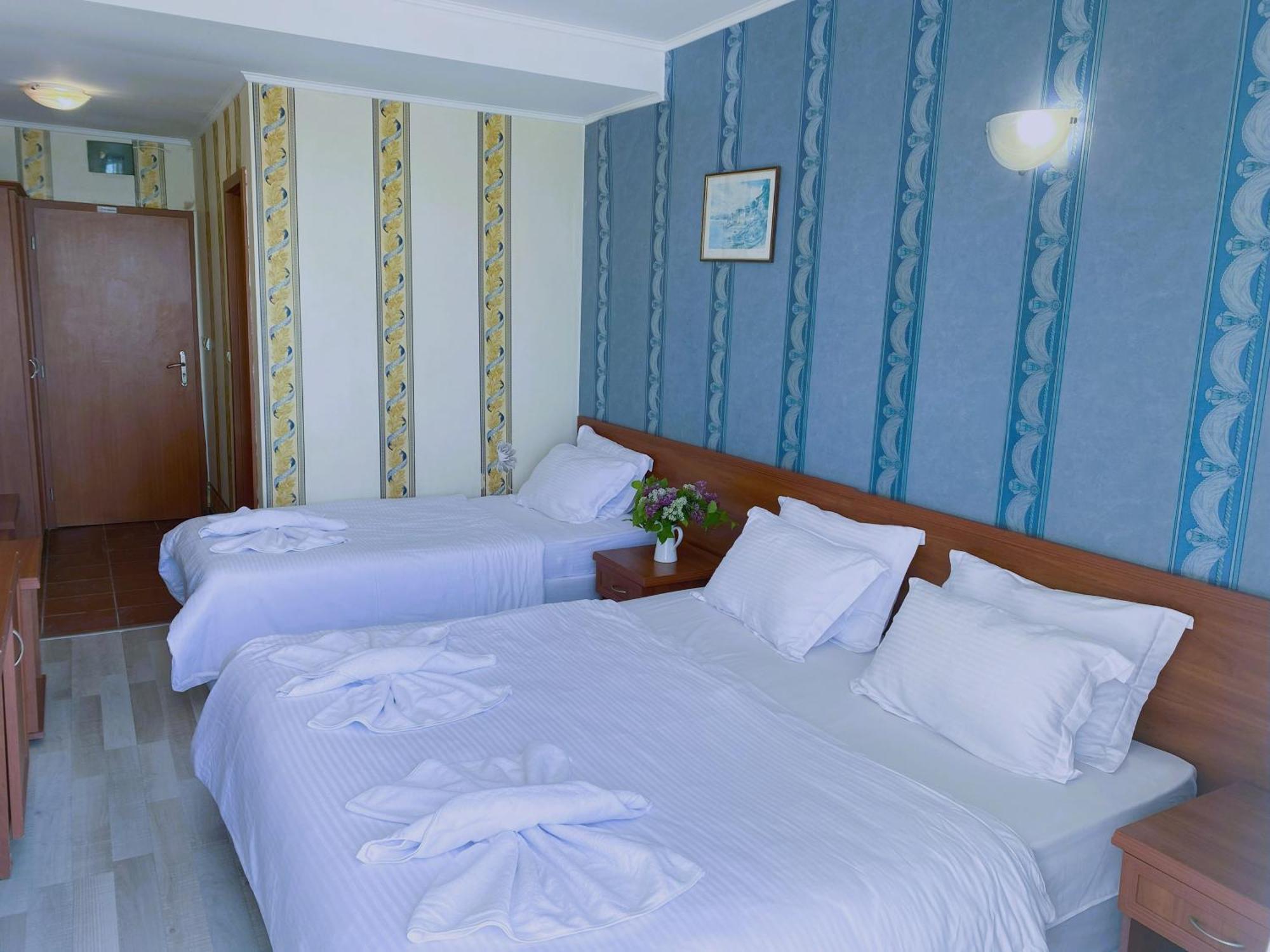 Lotos Hotel Balchik Exterior photo