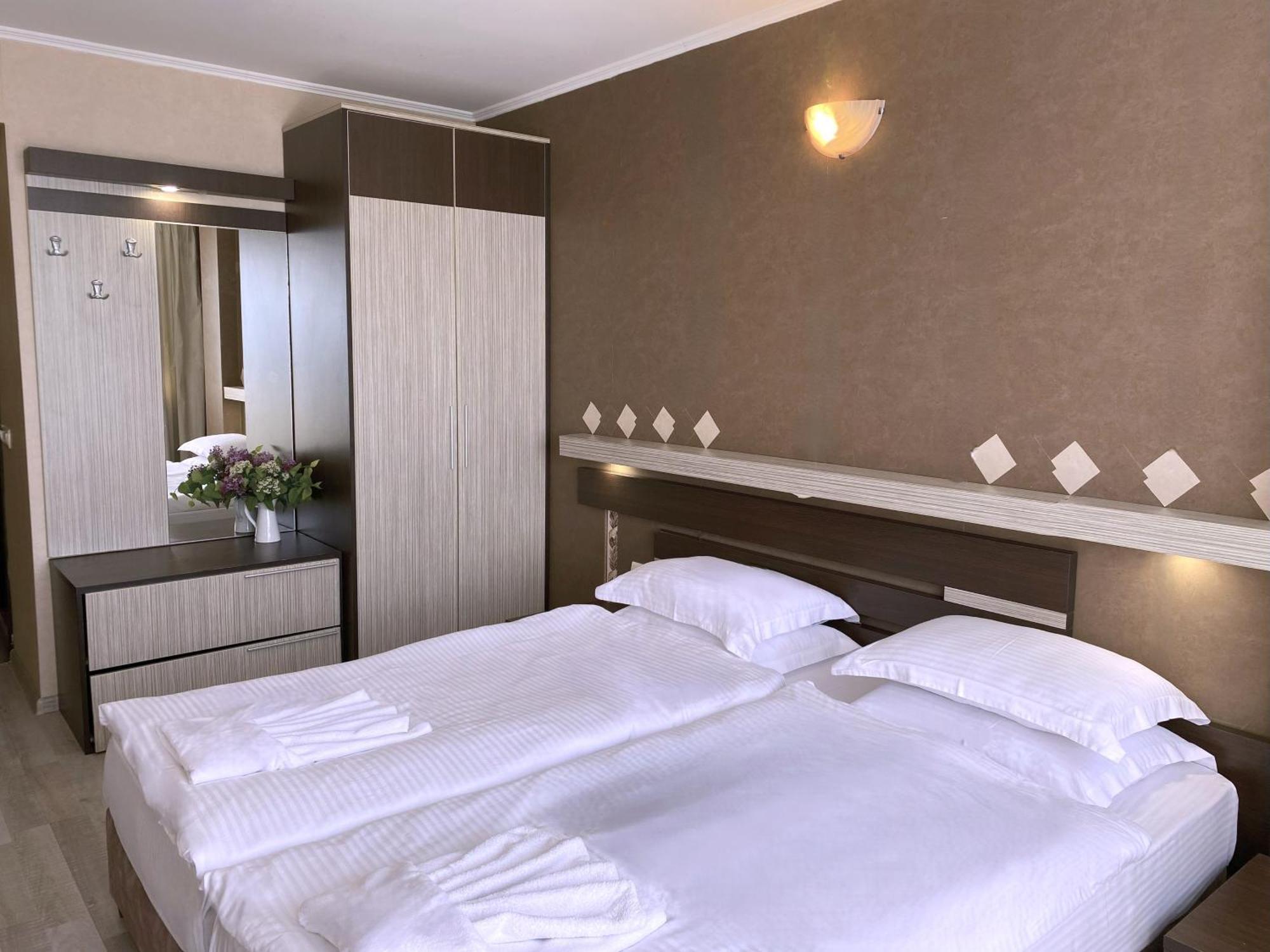 Lotos Hotel Balchik Exterior photo